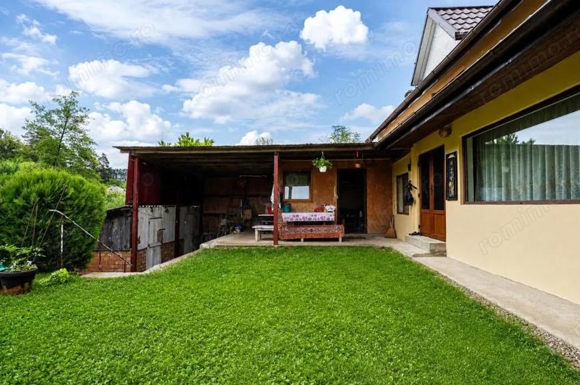 Casă cu 2 camere cu Teren 1421 Mp în Bistrița