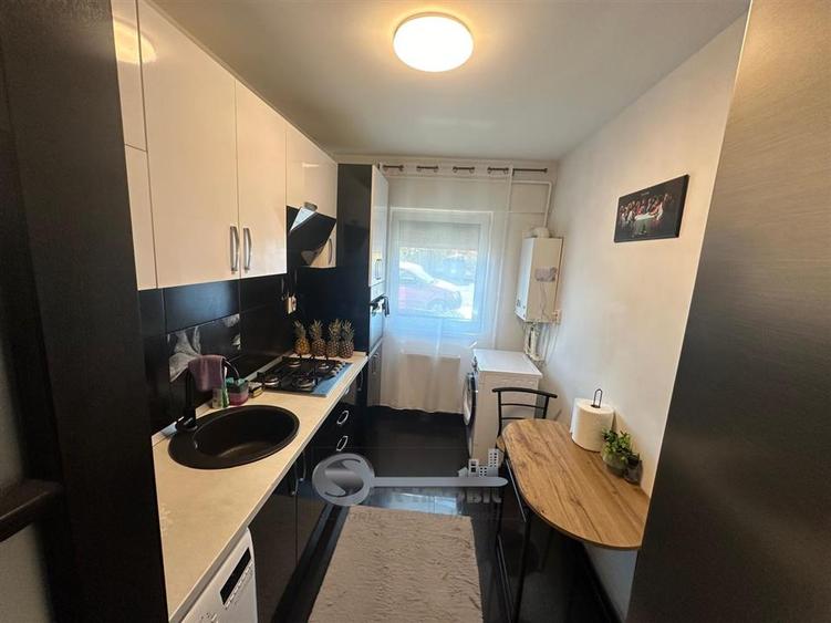 Apartament cu 2 camere decomandat în Galata