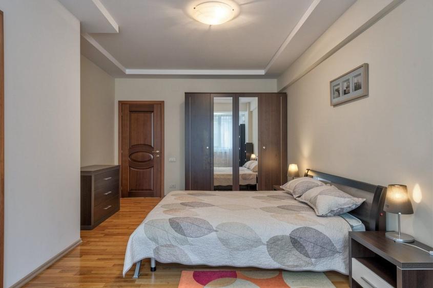 Apartament cu 3 camere decomandat, mobilat în Aviatorilor