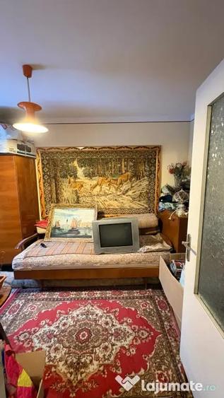 Apartament cu 2 camere semidecomandat în Rogerius