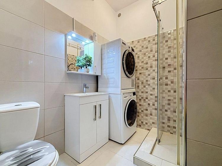 Apartament cu 3 camere semidecomandat în Gorjului