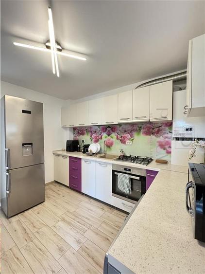 Apartament cu 3 camere semidecomandat, mobilat în Giroc