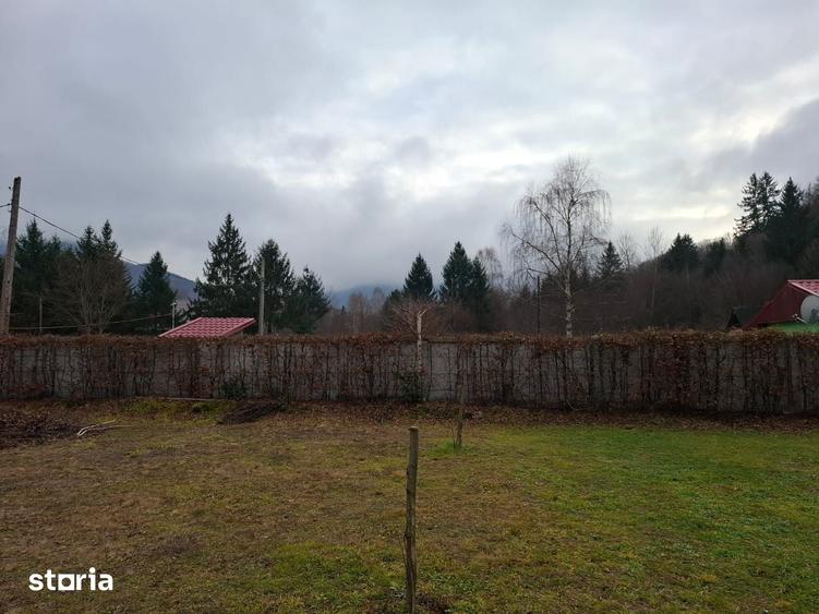 Teren de 2000 mp, în Central