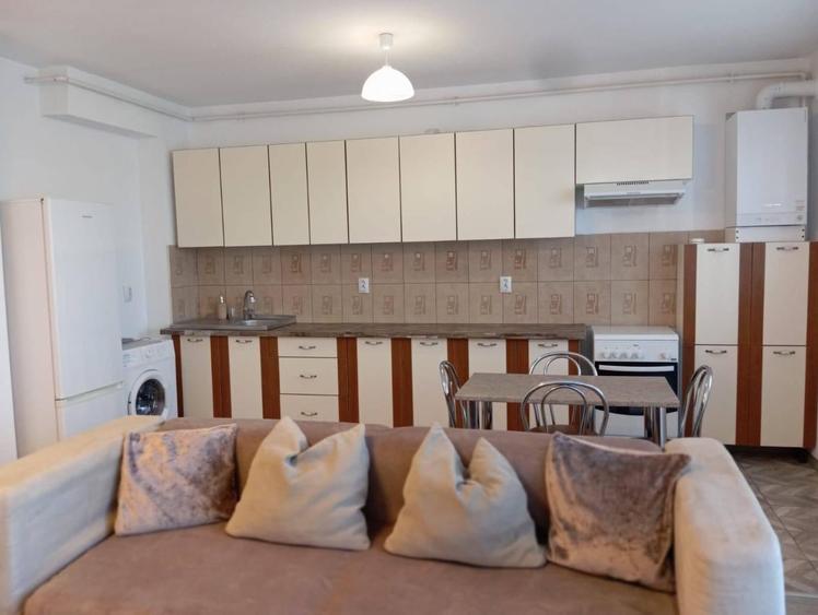 Apartament cu 2 camere semidecomandat, mobilat în Gheorgheni
