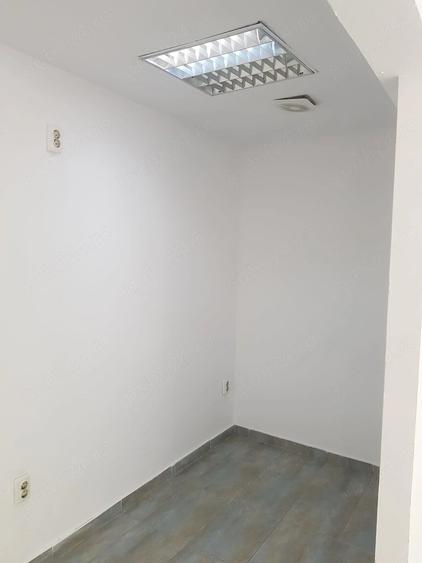 Spațiu comercial, de 36 mp, în Malu Roșu