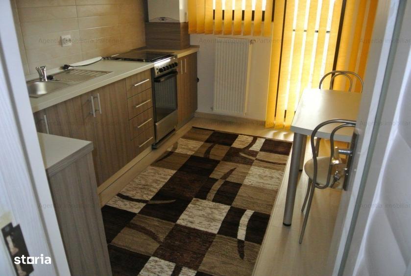 Apartament cu 3 camere decomandat, mobilat în Craiovei