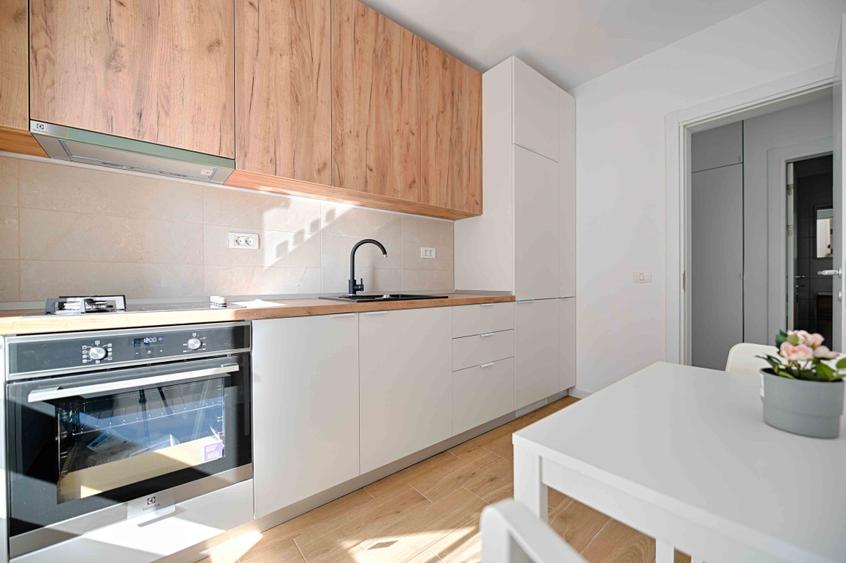 Apartament cu 2 camere semidecomandat, mobilat în Militari