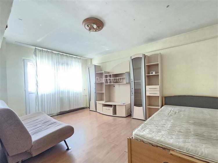 2 Decomandate - ORIZONT/MILCOV