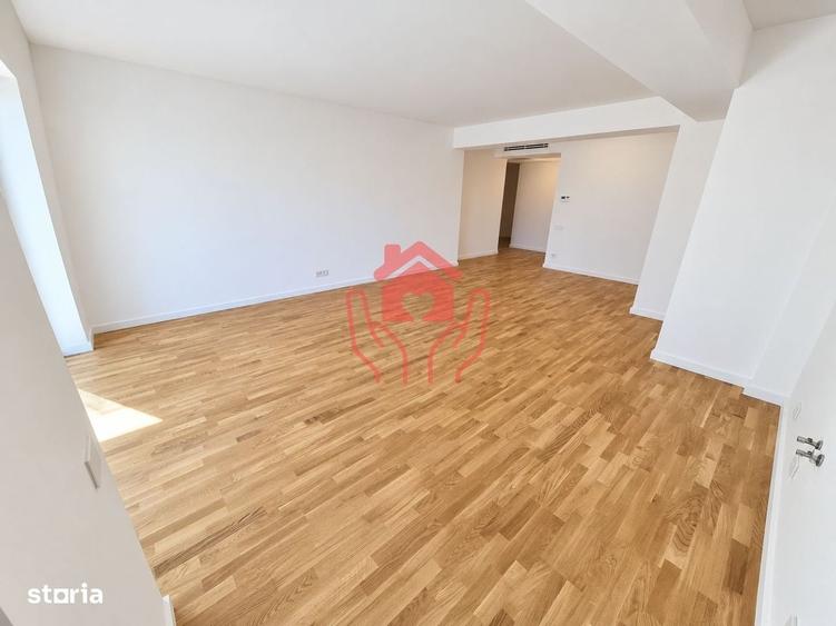 Apartament cu 3 camere în Est