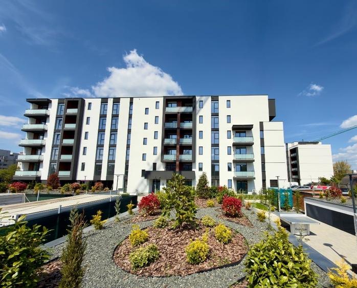 Apartament cu 3 camere decomandat în Aradului