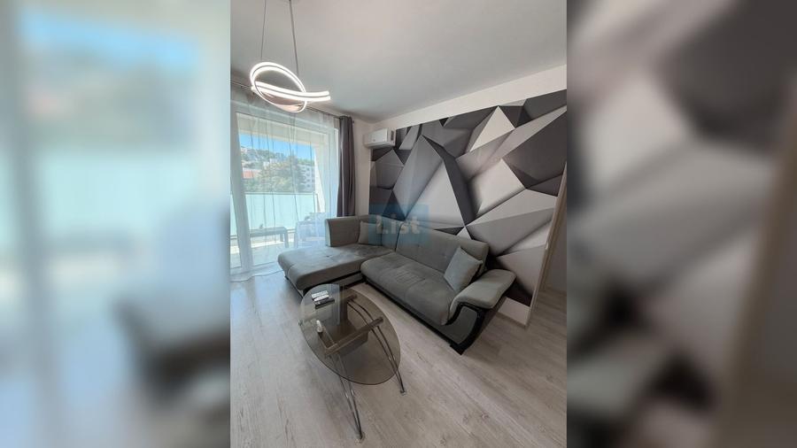 Apartament cu 2 camere semidecomandat în Horea
