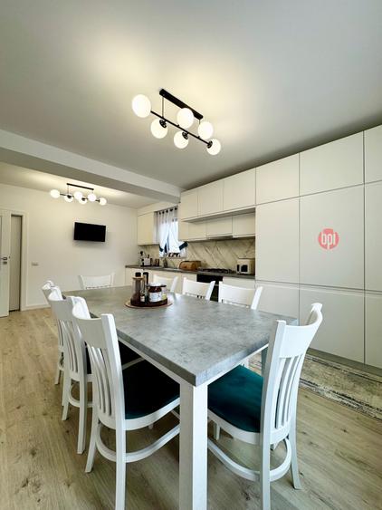 Casă individuală cu 9 camere cu Teren 551 Mp în Fălticeni