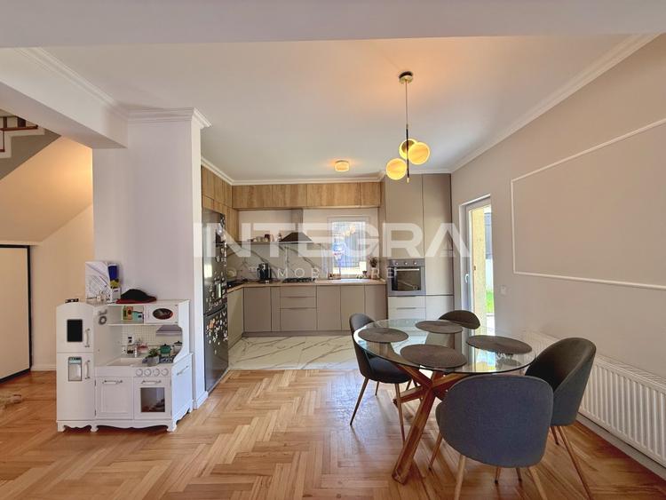 Duplex cu 4 camere cu Canalizare în Florești