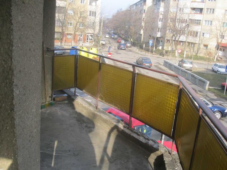 Apartament cu 4 camere semidecomandat în Rogerius