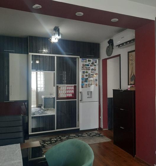 Apartament cu 2 camere decomandat în 1 Mai