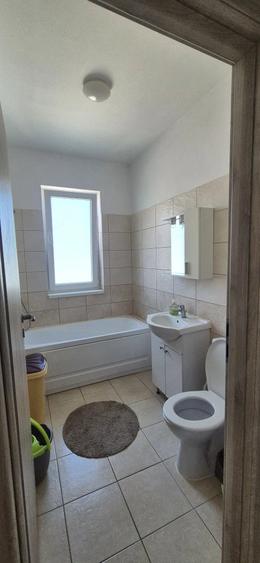 Apartament cu 2 camere decomandat în Roșu