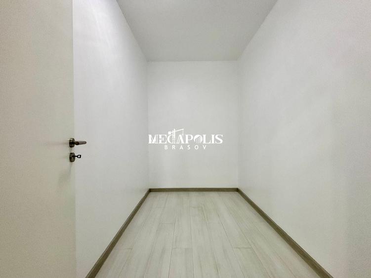 Apartament cu 2 camere decomandat în Tractorul