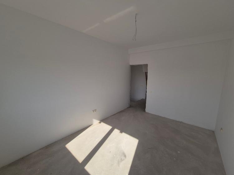 Duplex cu 4 camere cu Canalizare în Chiajna