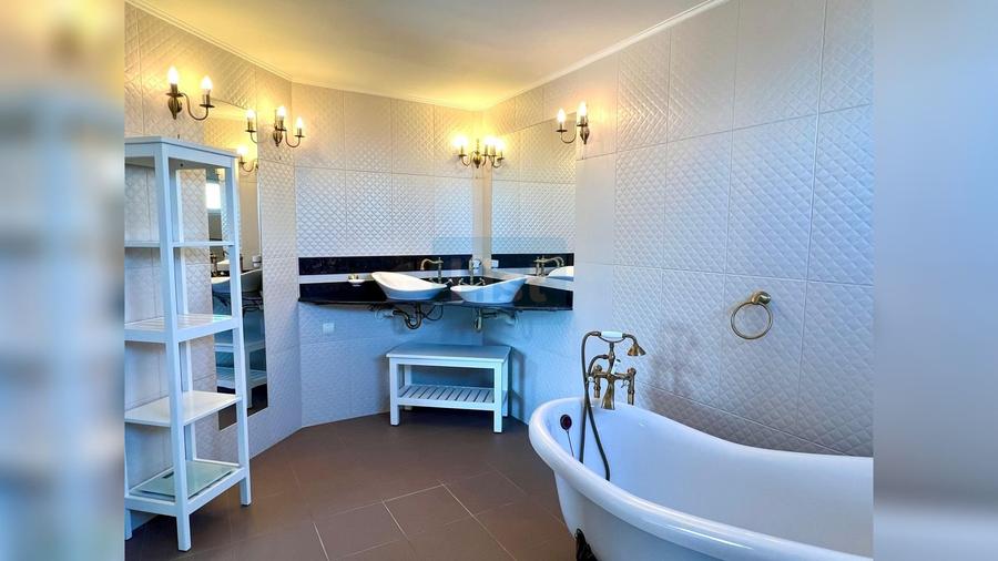 Apartament cu 5 camere semidecomandat în Zorilor