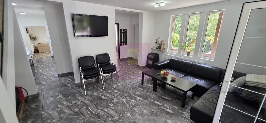 Casă cu 7 camere în Central