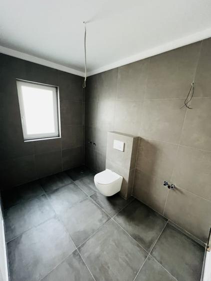 Casă individuală cu 4 camere cu Canalizare în Florești
