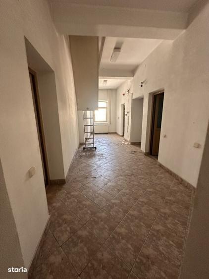 Spațiu comercial, de 1,741 mp, în Central