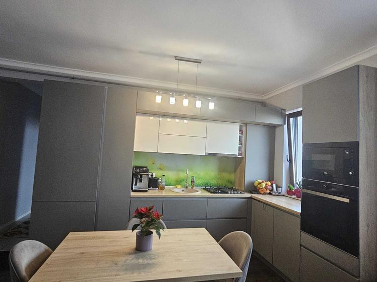Apartament cu 2 camere semidecomandat în Giroc