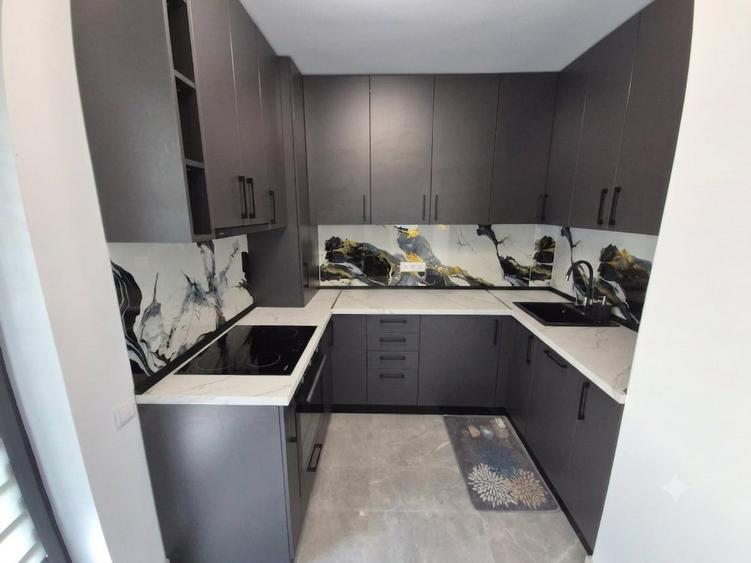 Apartament cu 3 camere decomandat, mobilat în Florești