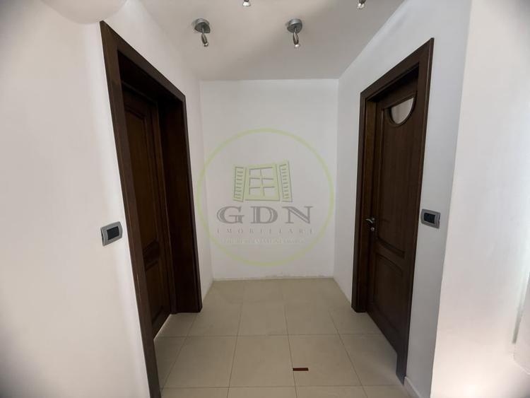 Apartament cu 2 camere decomandat în Calea București