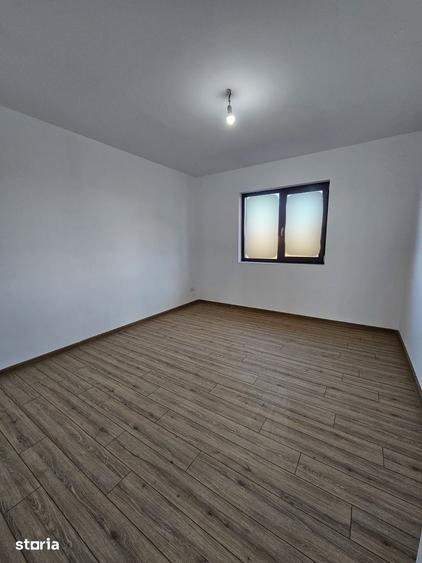Casă cu 4 camere cu Teren 400 Mp în Central