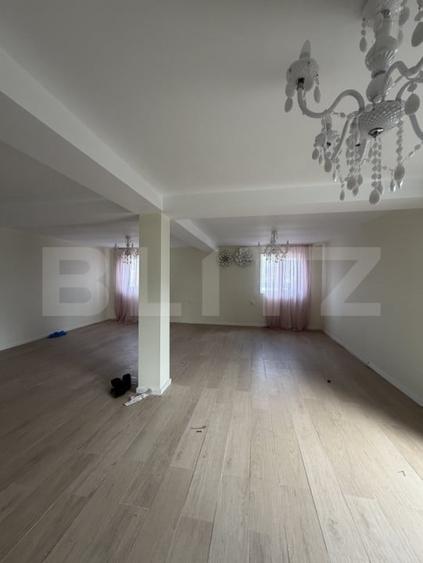 Spațiu comercial, de 138 mp, în Malu Mare