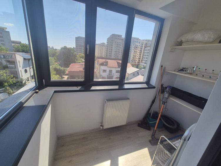 Apartament cu 3 camere semidecomandat în Central