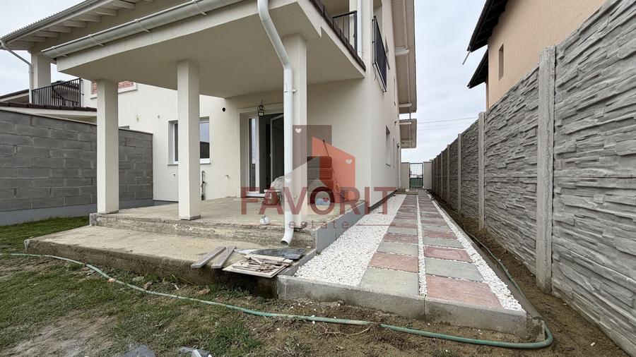 Duplex cu 5 camere cu Canalizare în Moșnița Nouă