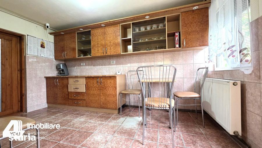 Casă cu 4 camere cu Teren 2091 Mp în Central