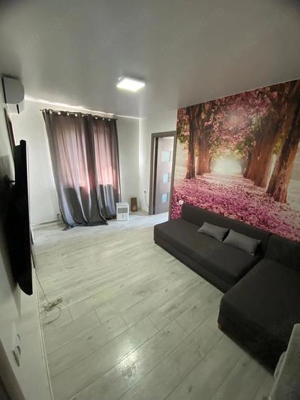 Apartament cu 2 camere semidecomandat în Petrișor