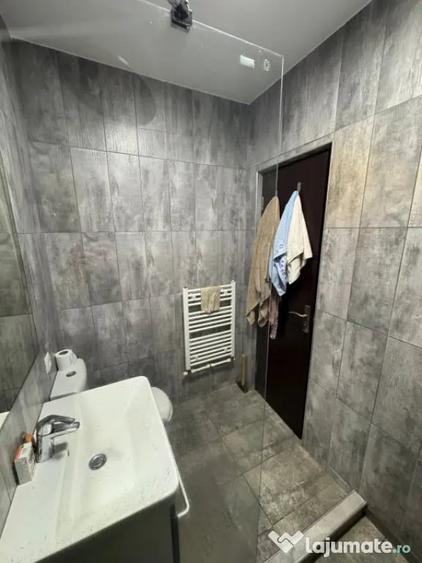 Garsonieră decomandată în Central