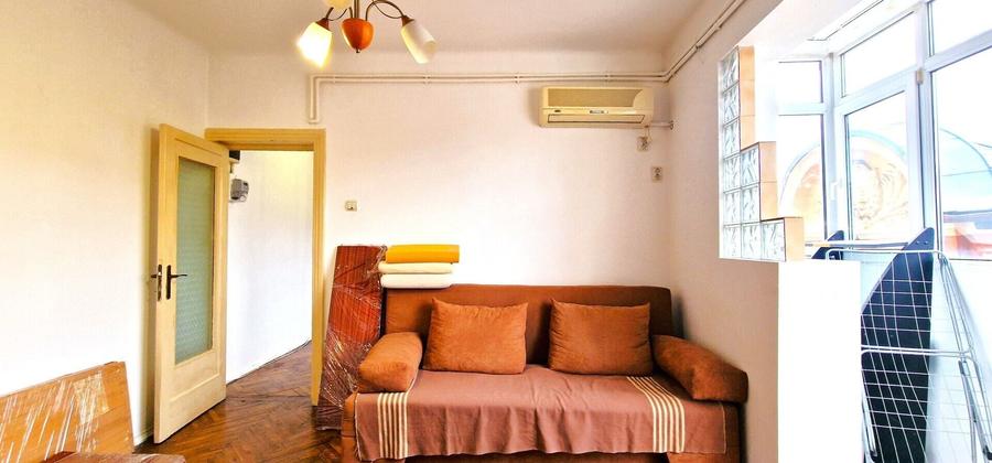 Apartament cu 3 camere semidecomandat, mobilat în Cișmigiu