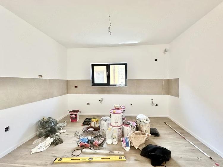 Casă cu 3 camere cu Teren 332 Mp în Albina