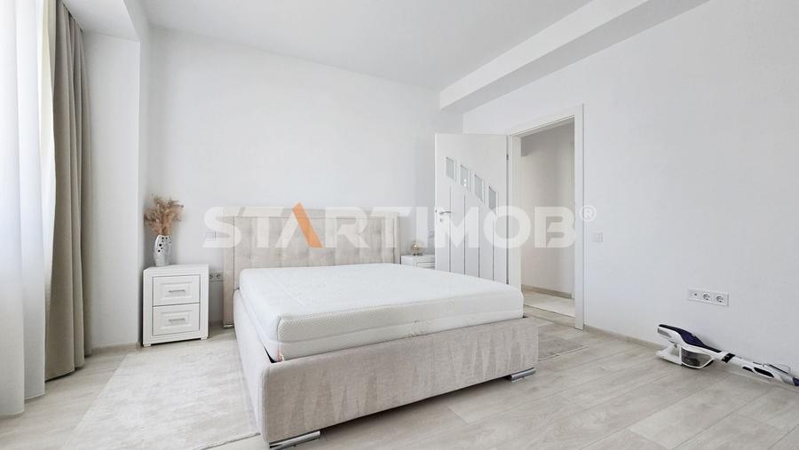Apartament cu 3 camere decomandat, mobilat în Tractorul