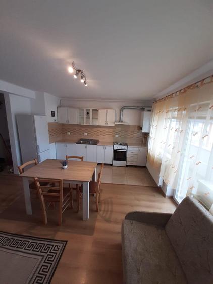 Apartament cu 3 camere decomandat în Șelimbăr