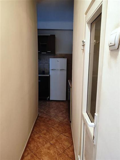 Garsonieră decomandată, mobilată în Ultracentral