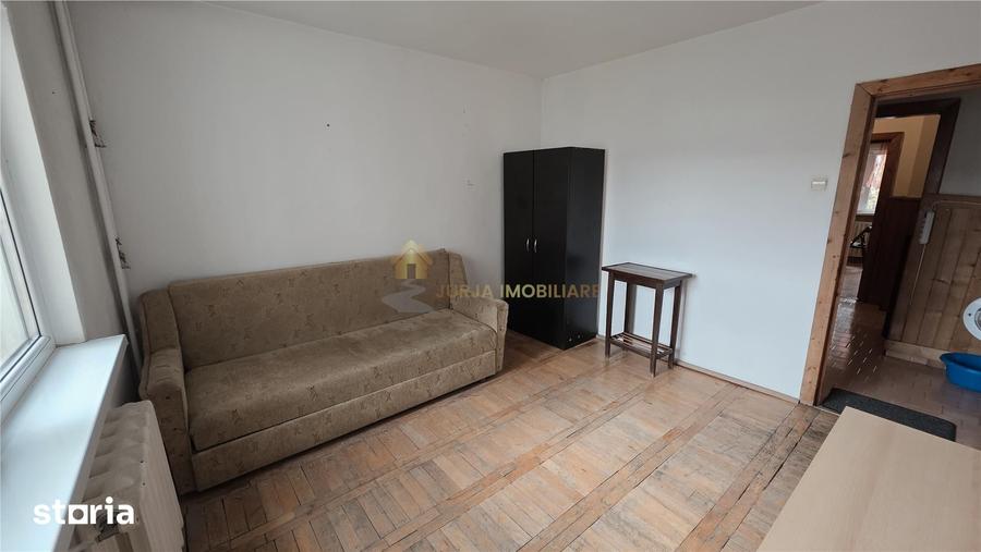 Apartament cu 3 camere decomandat, mobilat în Plopilor