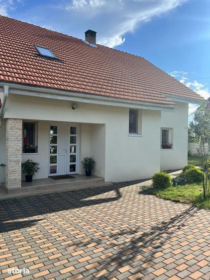 Casă cu 4 camere cu Teren 1100 Mp în Orașul Vechi