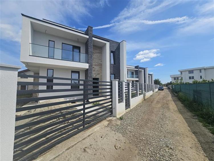 Casă individuală cu 5 camere cu Teren 538 Mp în Corbeanca