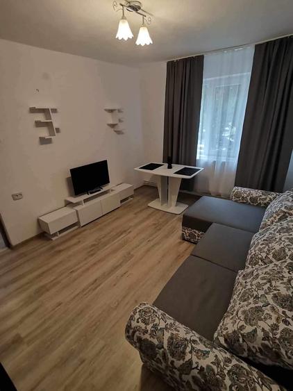 Apartament cu 2 camere decomandat în 9 Mai