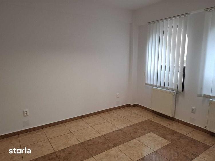 Casă cu 3 camere cu Teren 60 Mp în Gării