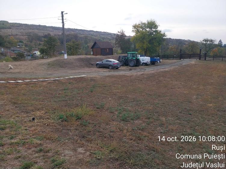 Casă cu 4 camere în Ruși