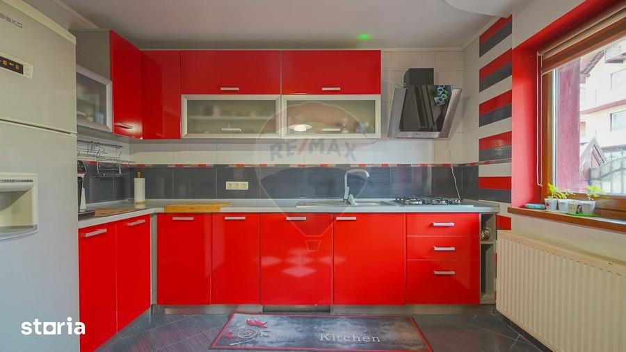 Casă cu 7 camere cu Teren 300 Mp în Central