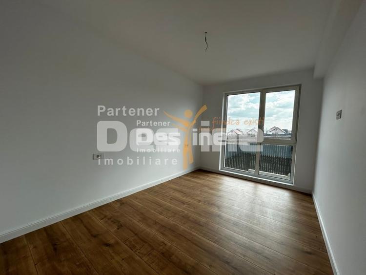 Apartament cu 3 camere decomandat în Rediu
