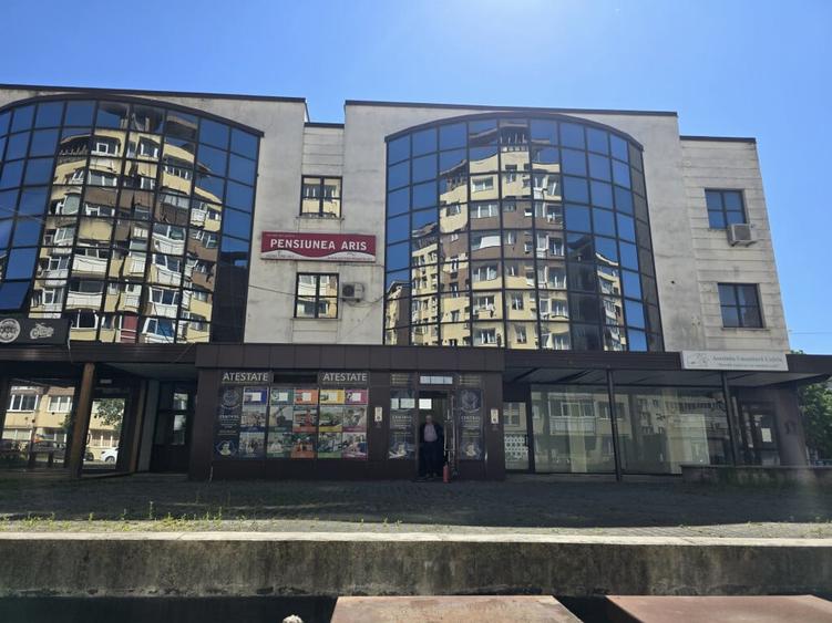 Spațiu comercial, de 732 mp, în Ultracentral